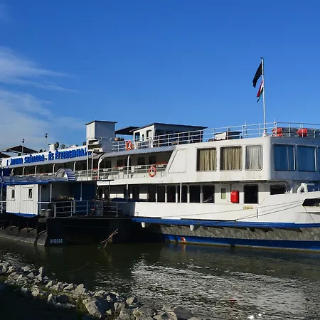 Boat Fortuna