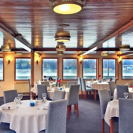 Boat Fortuna Budapest